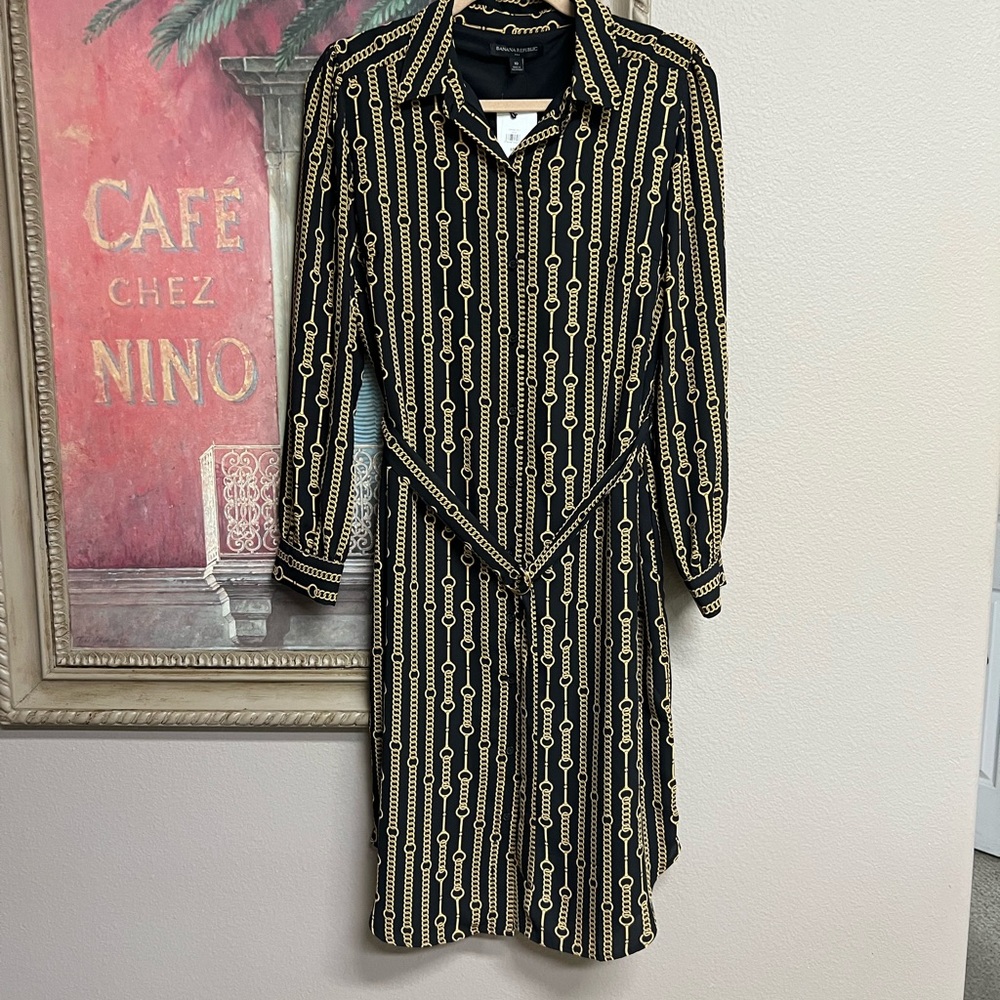 👠 Banana Republic Black and Gold Chain Print Midi Dress